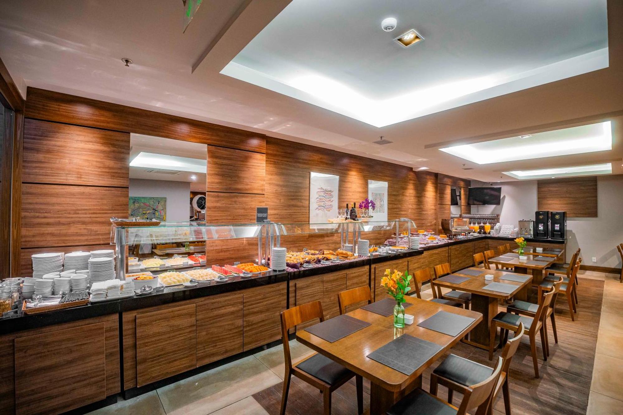 Hotel Laghetto Bento Бенту-Гонсалвис Экстерьер фото
