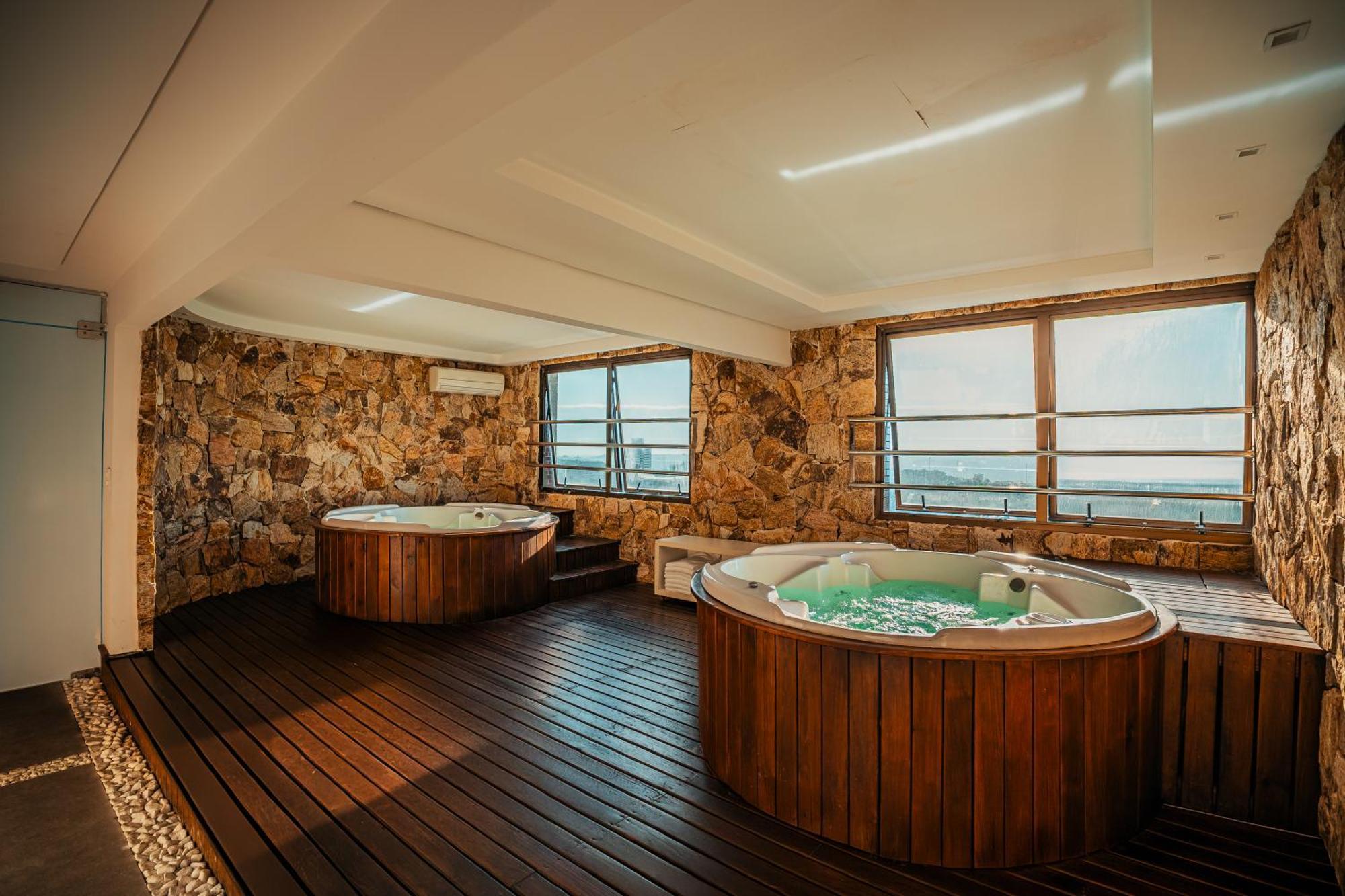Hotel Laghetto Bento Бенту-Гонсалвис Экстерьер фото