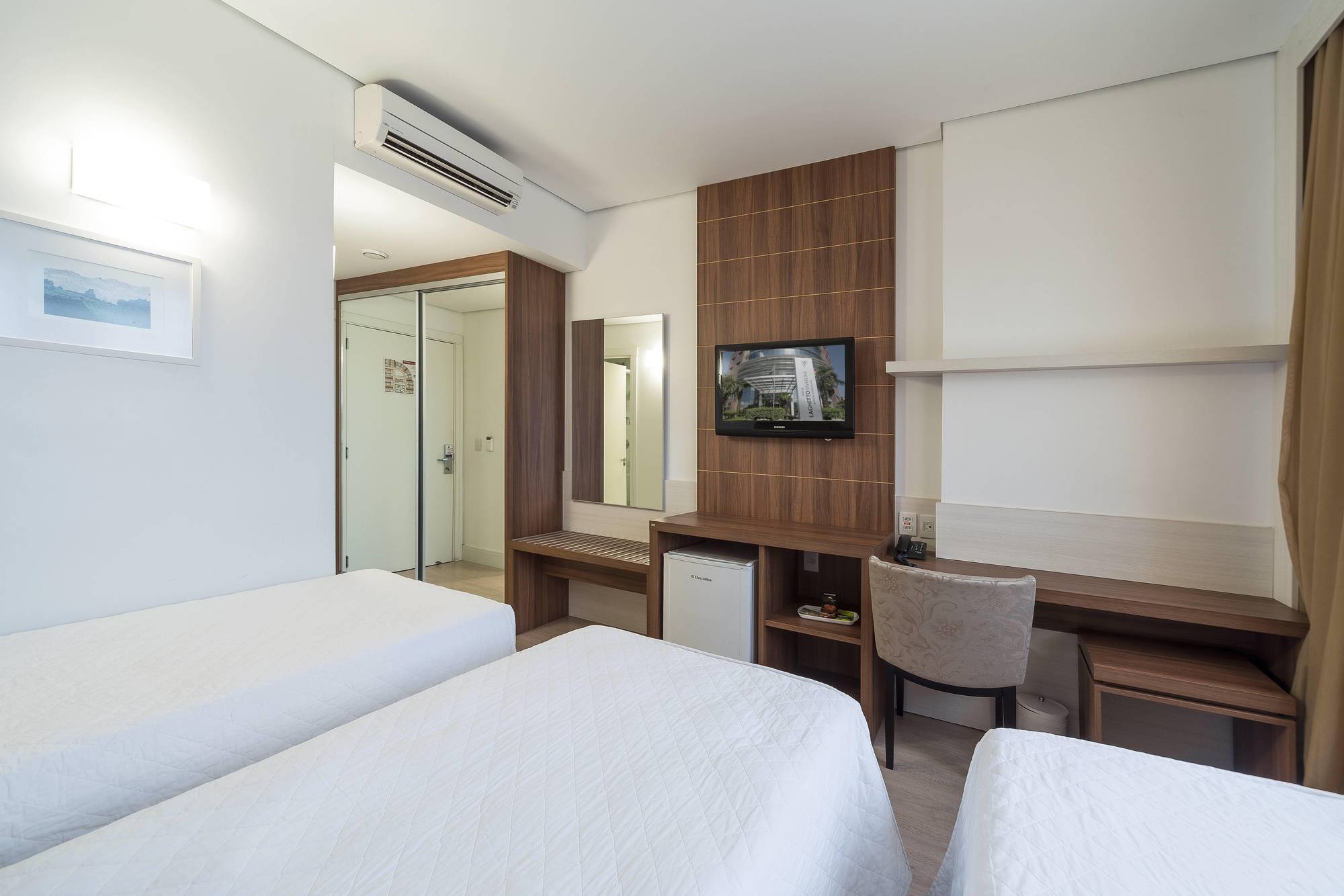 Hotel Laghetto Bento Бенту-Гонсалвис Экстерьер фото